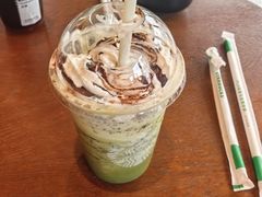 -星巴克臻选(上海虹桥新天地三店)