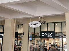 -王府井奥莱临潼小镇(临潼店)