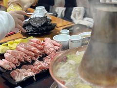 -果松木炭酸菜铜火锅·外婆参鸡汤