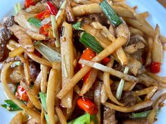 酸笋炒肥肠-牛八宝桂林米粉(八里庄店)