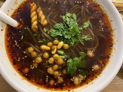 嗖嗖酸辣粉-甲乙饼·北京手工肉饼(西直门凯德茂店)
