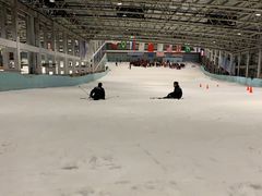 -乔波室内滑雪场