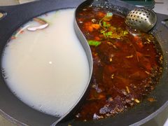 双拼锅底-新辣道鱼火锅(上地华联店)