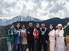 -丝绸之路山地度假区滑雪场