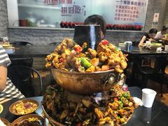 双层铁锅牛蛙-巴四老城区炭火蛙锅(张江店)