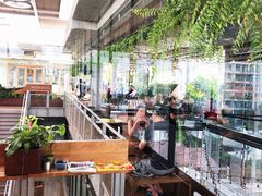 -ROAST coffee & eatery