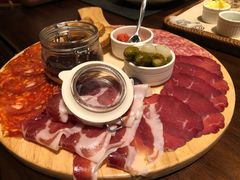 -恰餐厅及酒吧 CHAR Bar & Grill (北京丽都皇冠假日店)