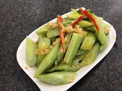 蒜泥黄瓜-靖远三虎特色羊羔肉