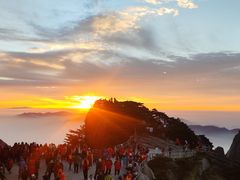 -黄山光明顶山庄