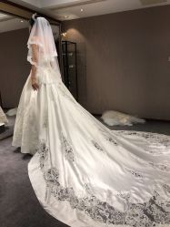 点击看大图 -拉瑞娜LaReine婚纱礼服高级定制