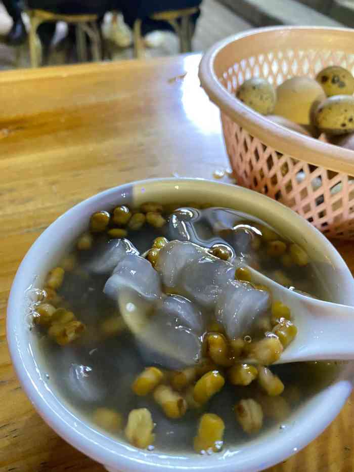 瘦鬼老档糖水档-"去湛江的赤坎老街走了一遭看着家糖水铺挺.