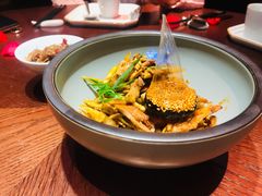 敲糖棒棒鸡-辛香汇·现炒川菜(淮海路百盛店)