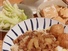 -红猪卤肉饭(大西洋美食城店)