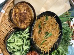 -老码头黑皮肘子锅包肉(赣水路店)