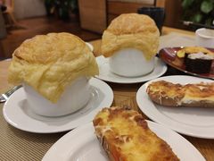 -华邑酒店·鲜艳全日自助餐厅