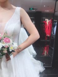 点击看大图 -GRACE KELLY婚纱与礼服(北京店)