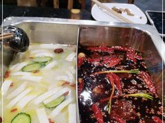 -百年川椒重庆老火锅(光谷店)