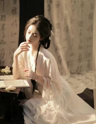 -虞美人汉服摄影