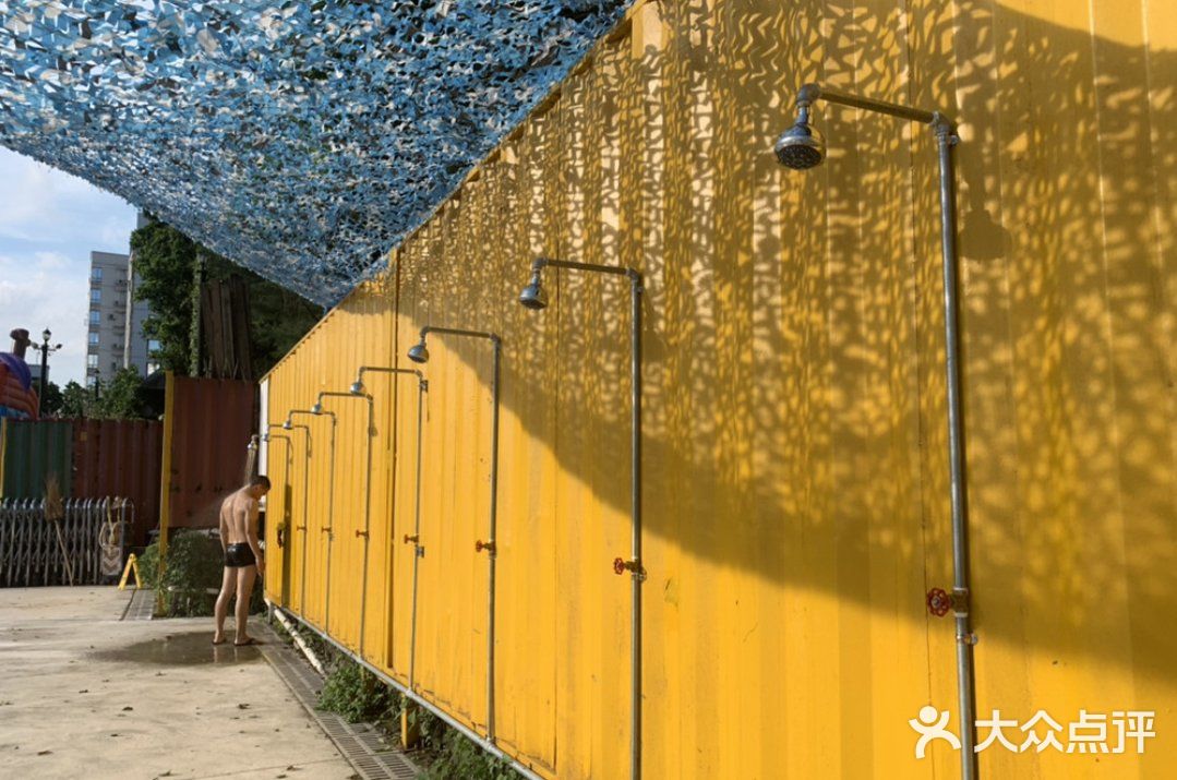 蓝鲸水上乐园🌈