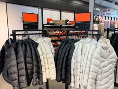 -百年港湾奥特莱斯(香炉礁店)