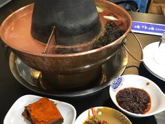 -楼外楼大刀肉传统火锅居(幸福街店)