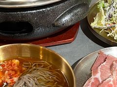 -围炉肉舍•炭烤活鳗•丹东海鲜烤肉(步行街店)