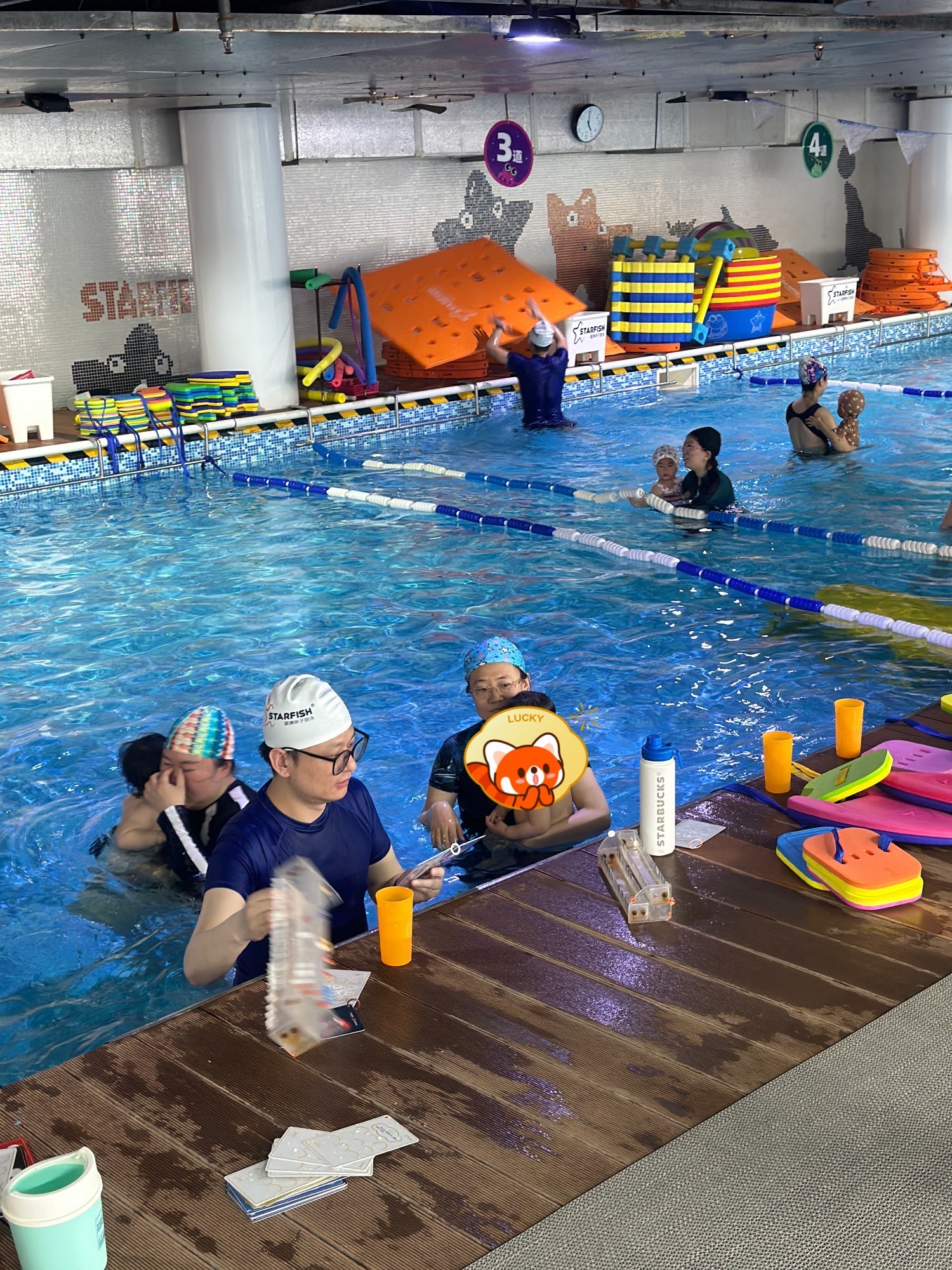 水立方内的亲子游泳馆,孩子太喜欢啦