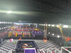 -嘿哟动霸CHUA·新潮玩运动娱乐中心·蹦床滑冰团建乐园