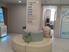 -上海大学附属上海和平眼科医院