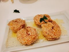 西柠芝麻虾球-宝丽轩中餐厅BAOLIXUAN