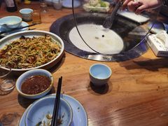 -山河屯铁锅炖·非遗东北菜(南山店)
