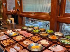 -银米·云南传统过桥米线(双廊黑金冠店)