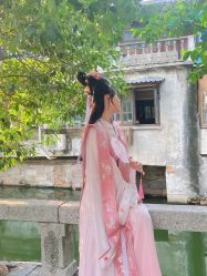 -一揽芳华汉服旗袍体验馆(拙政园店)