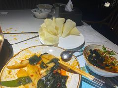 -墨居上隐·院子里火锅(峨眉店)