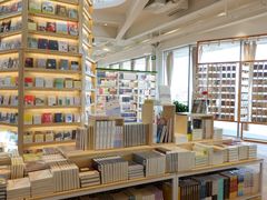 -猫的天空之城概念书店(北戴河蔚蓝海岸店)