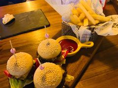 -麦落精酿啤酒餐吧(先农大院店)