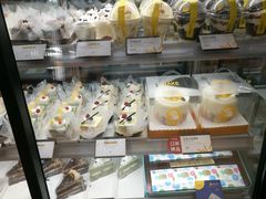 面包甜点陈列柜-皇冠幸福里动物奶油生日蛋糕(万达店)