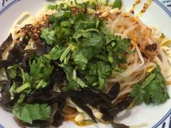 京都麻辣肉酱鸡排面-吉野家(天坛东路店)