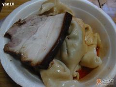 冷馄饨+焖肉-潘国仙耳光馄饨(黄家阙路店)