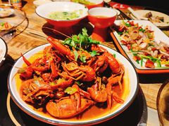 -虾弄弄海派小龙虾·牛羊蝎子火锅