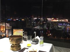 -云顶旋转自助景观餐厅