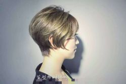 -FRIDAY星期五专业美发沙龙
