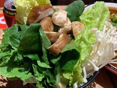 -虾弄弄海派小龙虾·牛羊蝎子火锅