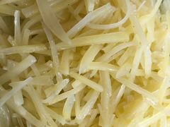酸辣土豆丝-梁记粥铺(开元地中海店)