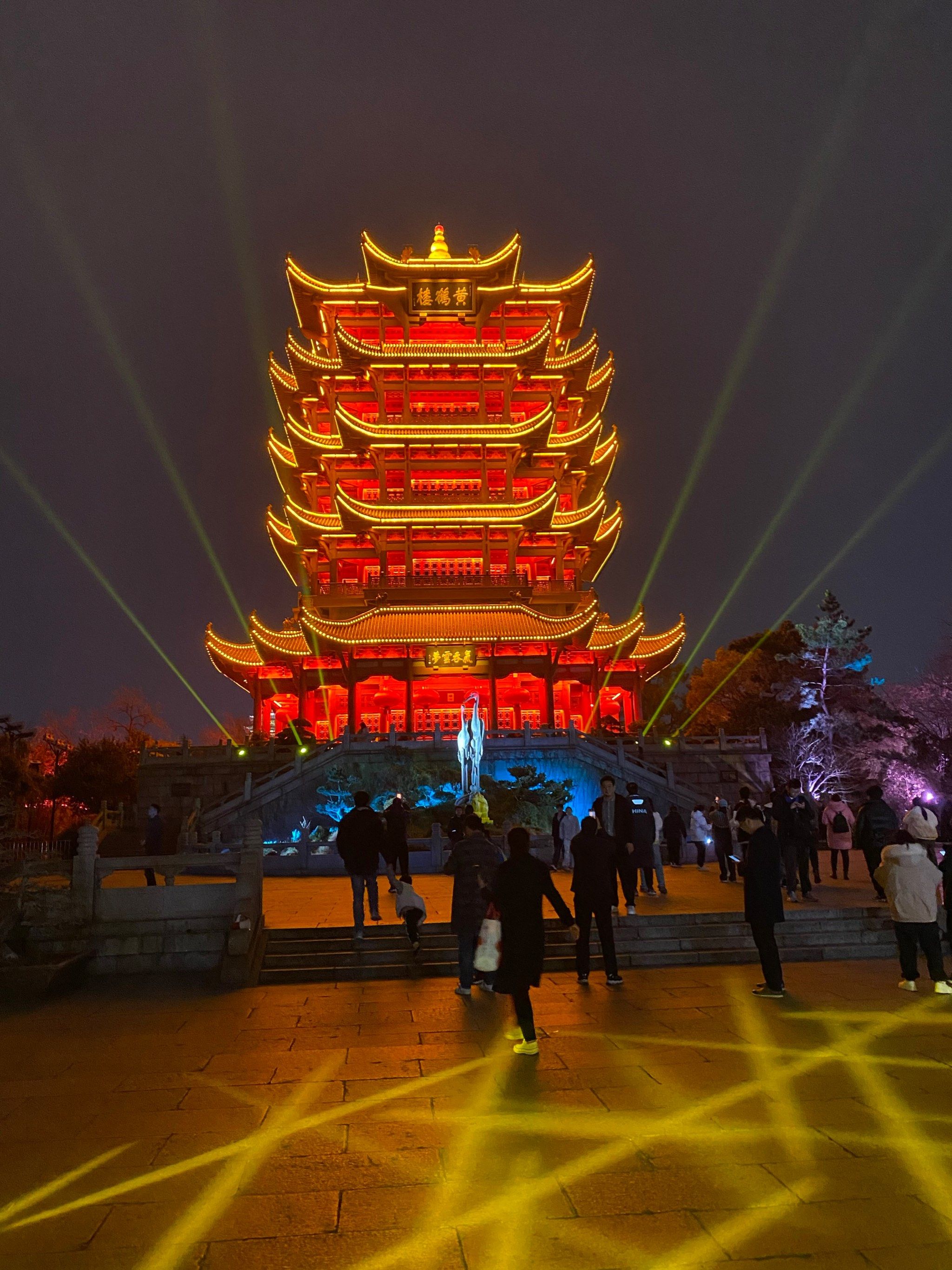 登上黄鹤楼还能一览武汉夜景,真的超级好看!