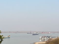 -巴陵广场