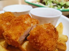 英式炸鱼配宽薯-HELLO 27 意面·沙拉·帕尼尼