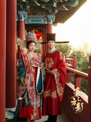 -雪中彩影婚纱摄影·微光艺术中心