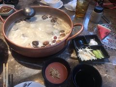 -三人行骨头王火锅(长寿店)
