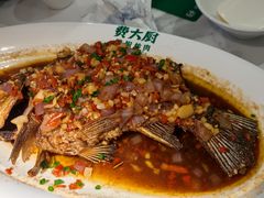 香煎大鲫鱼-费大厨辣椒炒肉(高铁吾悦广场店)